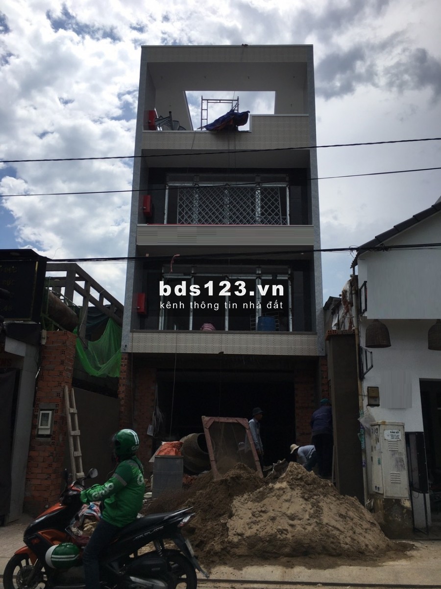 Cho Thuê Nhà Mặt Tiền Đường Bình Long. Vị trí sầm uất 5 x 16