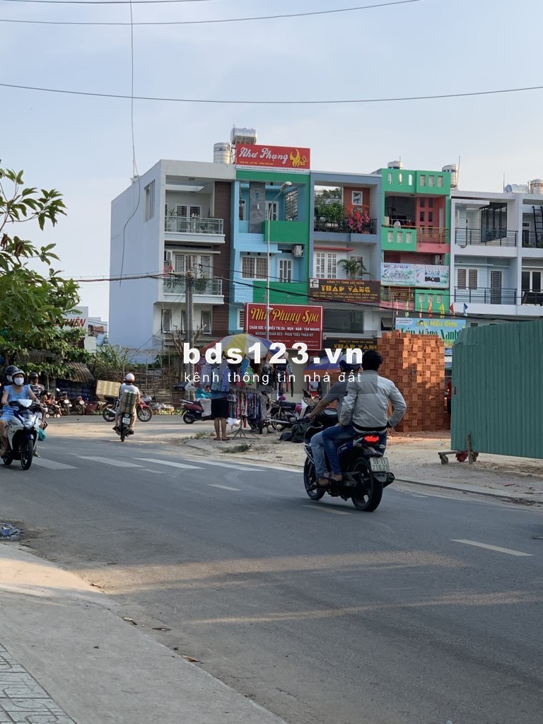 Cho thuê mặt bằng kinh doanh, 5,2x12m, mặt tiền ĐHT2 (lộ giới 20m) song song Ng.V.Quá, trung tâm Q.12, KDC sầm uất