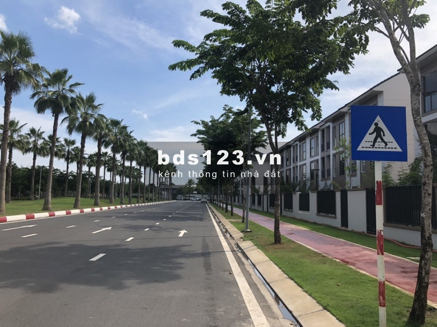 Bán đất nền sổ đỏ xây dựng tự do, vị trí vàng MT đường 25B Tôn Đức Thắng - Nhơn Trạch, cách đường Vành Đai 3 chỉ 1km, DT 105m2, giá 1.5 tỷ