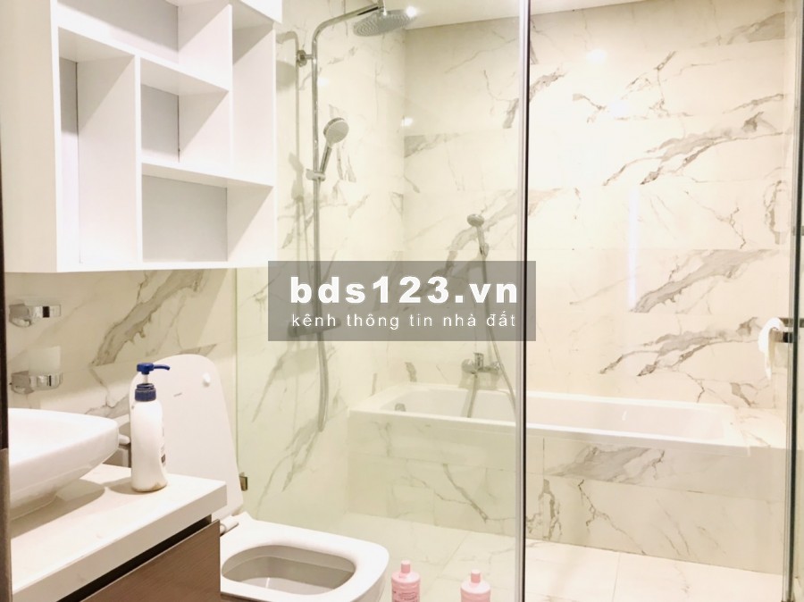 Bán căn hộ Aqua Central số 44 Yên Phụ DT 119m2 3 ngủ view sông Hồng giá 9.5 tỷ. LH 0969866063