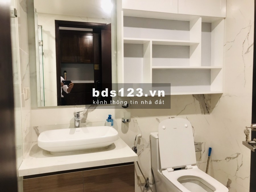 Bán căn hộ Aqua Central số 44 Yên Phụ DT 119m2 3 ngủ view sông Hồng giá 9.5 tỷ. LH 0969866063