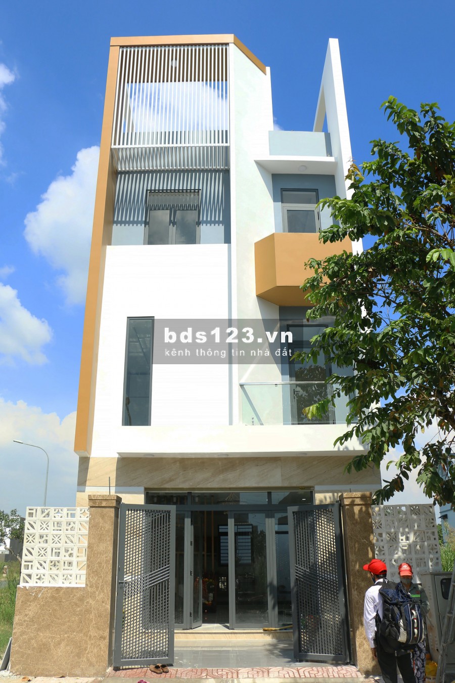 Nhà xinh đón tết gần chợ Bình Chánh