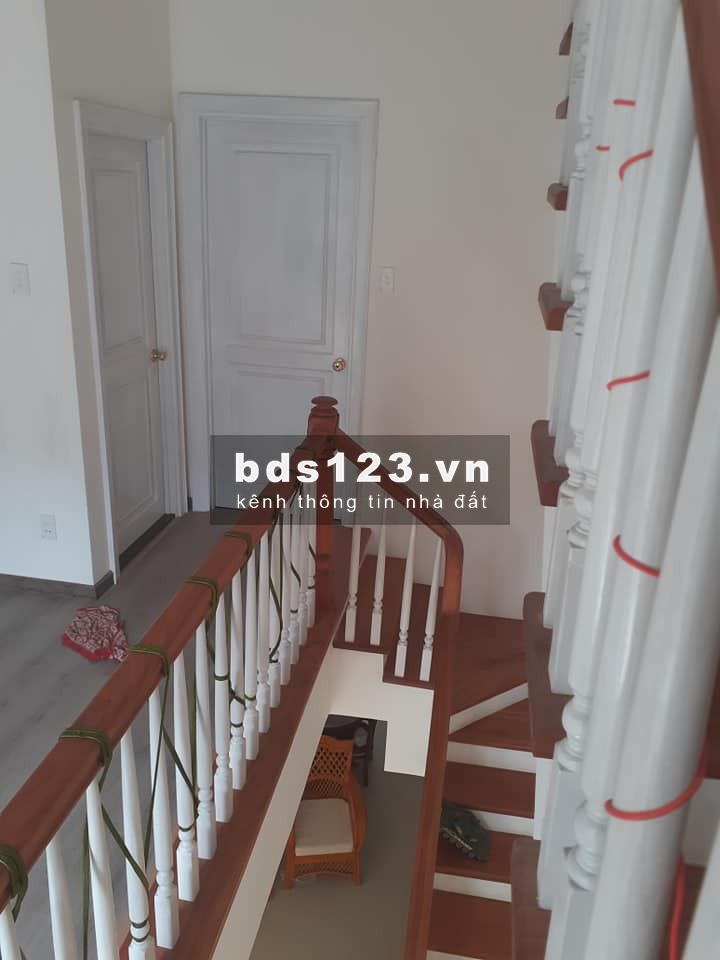Nhà 1 trệt 2 lầu, Khu Compound Park Riverside, 3PN 3WC, an ninh 24/7, tiện ở hoặc làm công ty