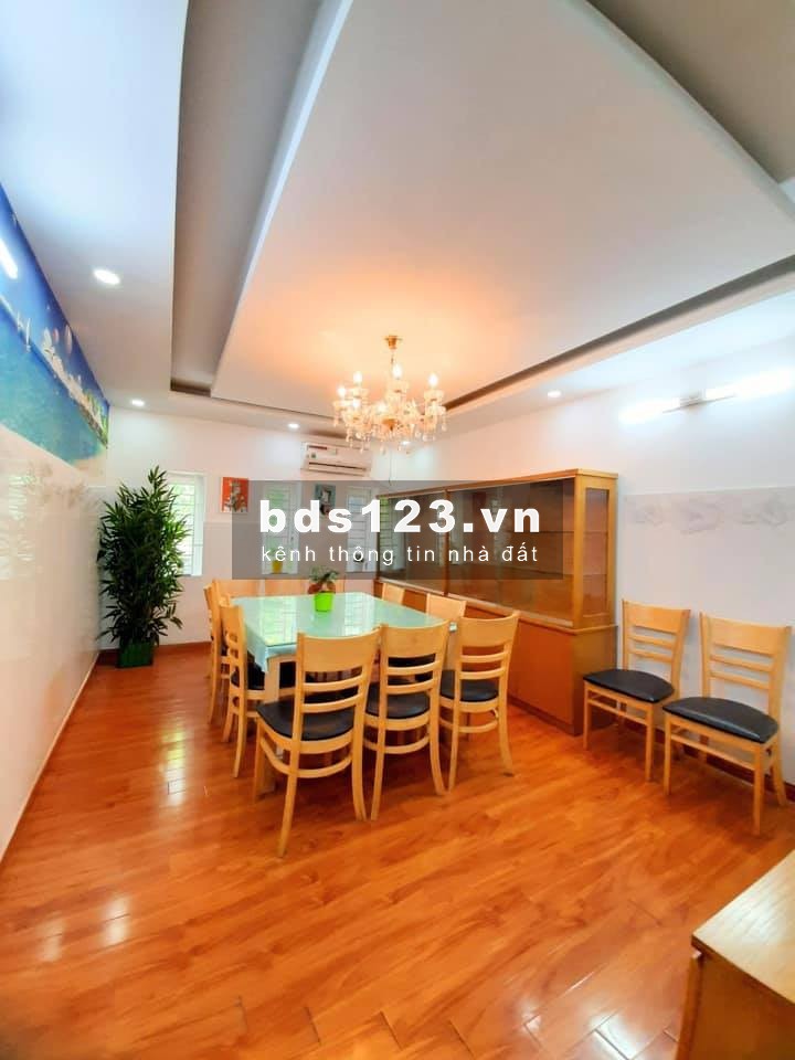 7.7 tỷ-42m2 Bà Hạt-Quận 10-Nhà đúc BTCT kiên cố-Xe 7 chỗ đổ cửa-Hẻm 4m thông.