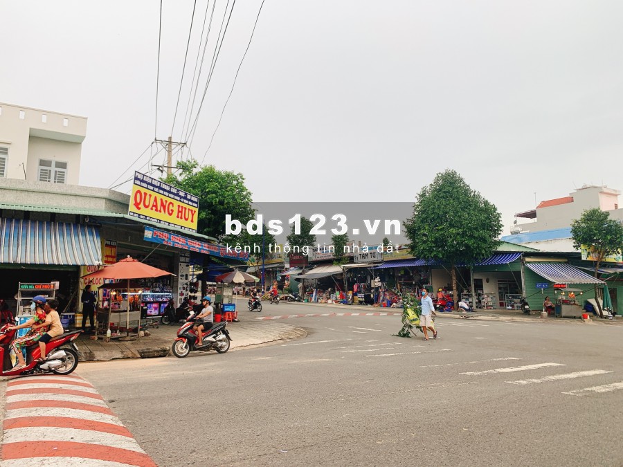 Vợ chồng tôi cần bán nhanh lô đất thổ cư(300m2) tại khu đô thị mới Bình Dương