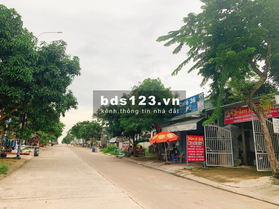 Vợ chồng tôi cần bán nhanh lô đất thổ cư(300m2) tại khu đô thị mới Bình Dương
