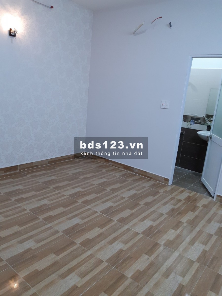 Bán nhà hẻm 980 Tân Kỳ Tân Quý,2 lầu, hẻm thông 7m chỉ 2.2 tỷ