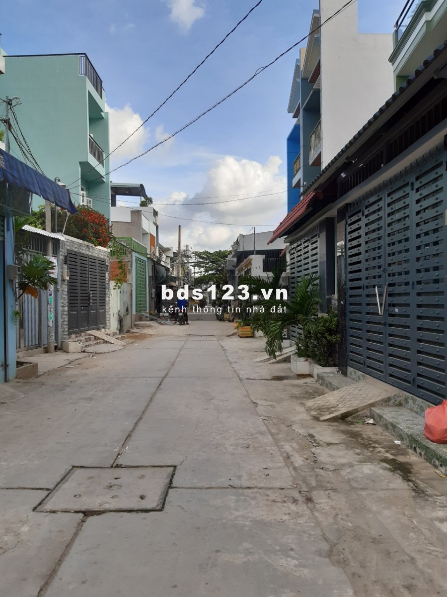 Bán nhà hẻm 980 Tân Kỳ Tân Quý,2 lầu, hẻm thông 7m chỉ 2.2 tỷ
