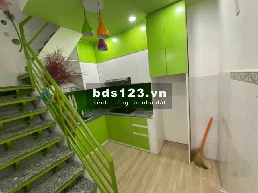 Nhà bán hoặc cho thuê ngay trung tâm Quận 10