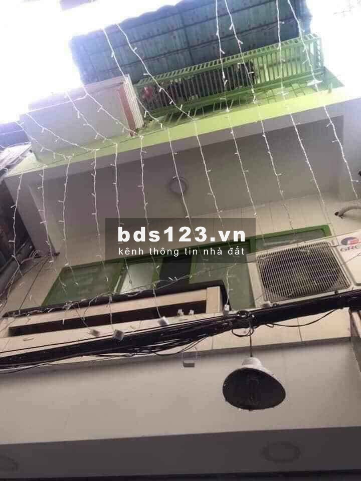 Nhà bán hoặc cho thuê ngay trung tâm Quận 10