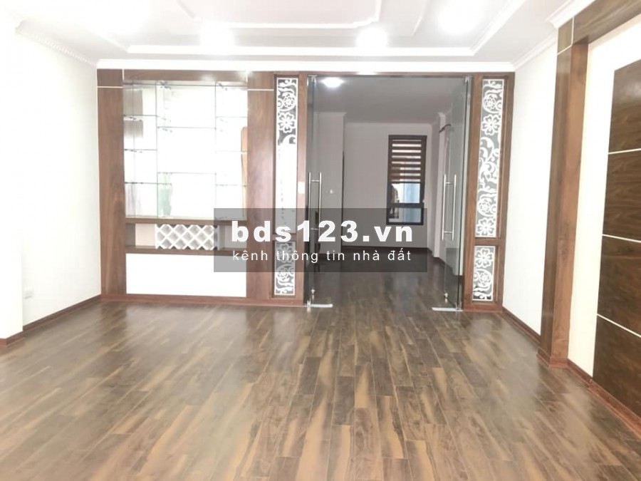 CHÍNH CHỦ GIAO BÁN NHÀ GẦN PHỐ LẠC LONG QUÂN GẦN HỒ TÂY, THANG MÁY, GARA Ô TÔ, Ô TÔ TRÁNH, ĐỖ TRƯỚC NHÀ