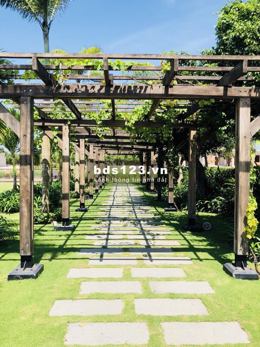 Hot ! Biệt Thự Nghỉ Dưỡng Biển Hồ Tràm Diện Tích 1000m2 cạnh Casino và sân Golf Hồ Tràm Strip . Lh 0912357447