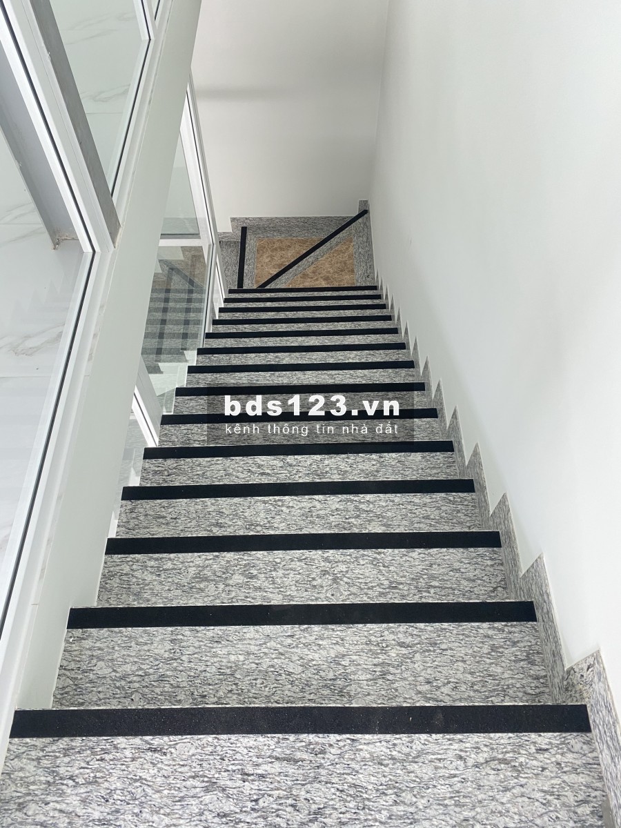 Cho thuê căn nhà phố- shophouse Sarina sala giá chỉ 90 triệu/tháng