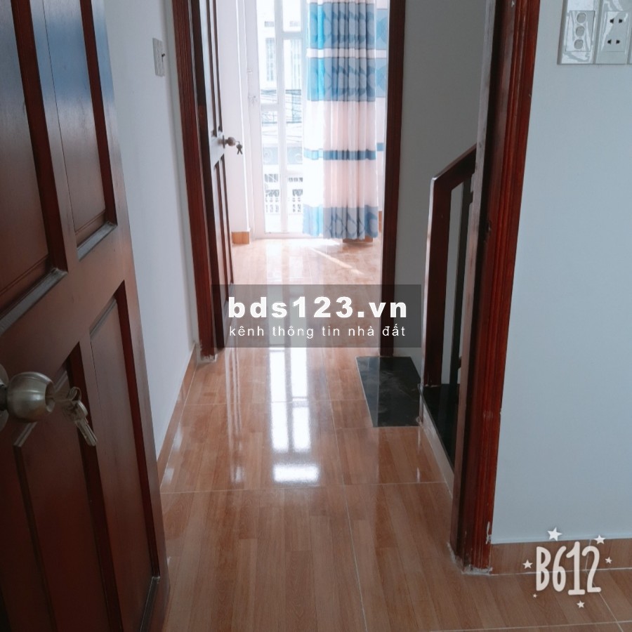 Bán nhà 2 lầu, hẻm thông 7m giá 2.2 tỷ cuối hương lô 2