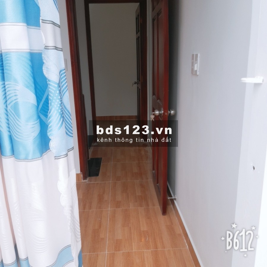 Bán nhà 2 lầu, hẻm thông 7m giá 2.2 tỷ cuối hương lô 2