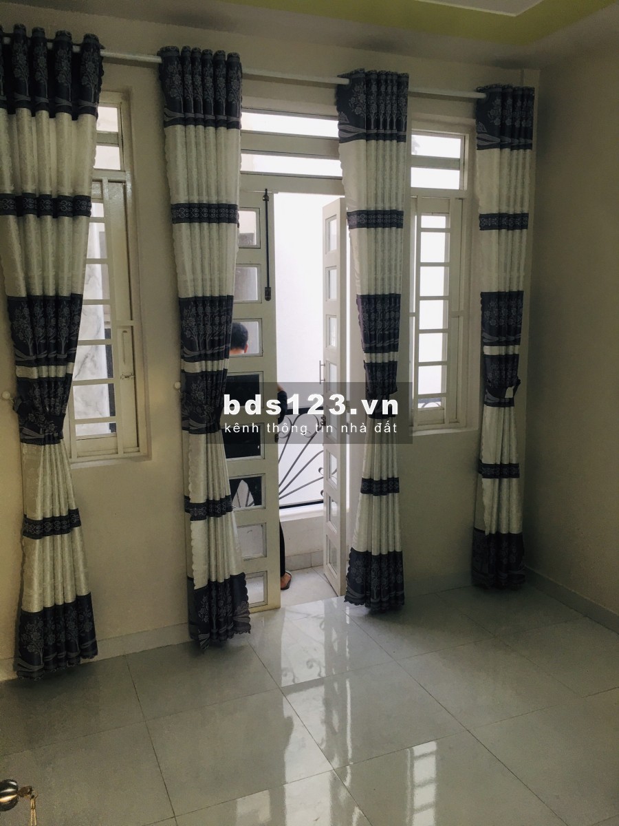 Bán Nhà Nguyễn Thị Búp, Giá : 1 tỷ 750 có thương lượng.