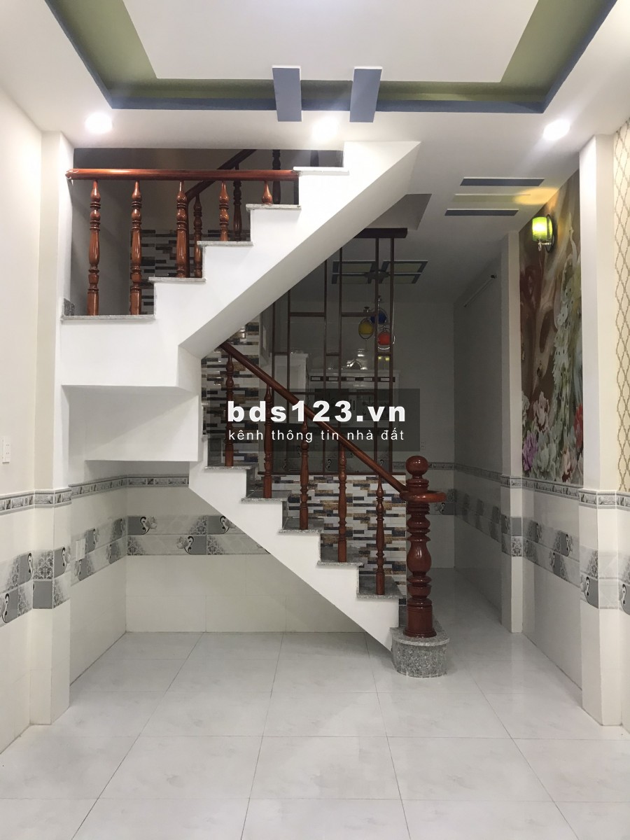 Bán Nhà Nguyễn Thị Búp, Giá : 1 tỷ 750 có thương lượng.
