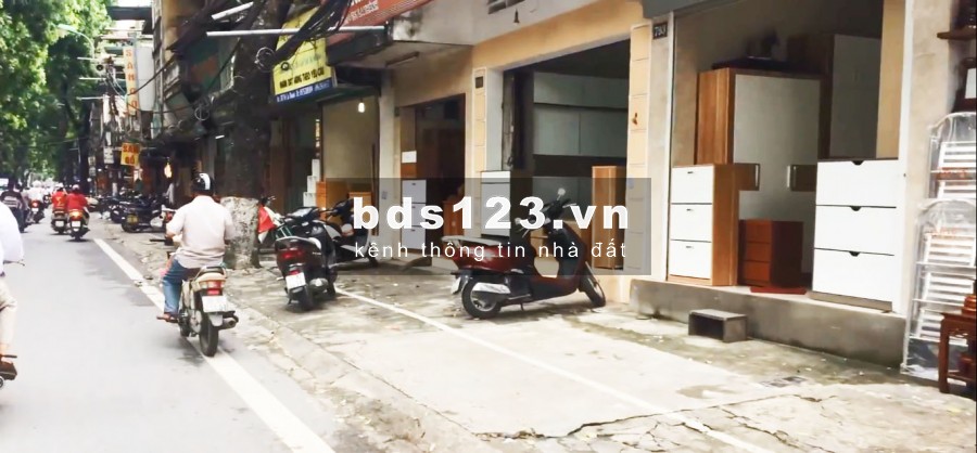 Bán nhà mặt Đường La Thành 53m2 x 3 tầng MT 4,2m vị trí đẹp giá 13 tỷ