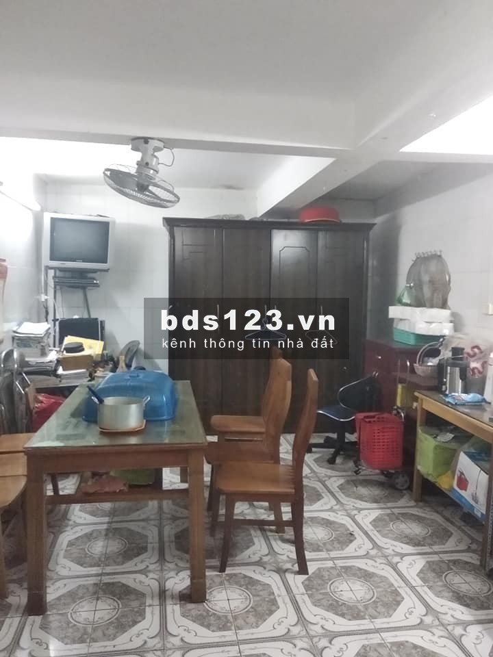 Bán nhà mặt Đường La Thành 53m2 x 3 tầng MT 4,2m vị trí đẹp giá 13 tỷ