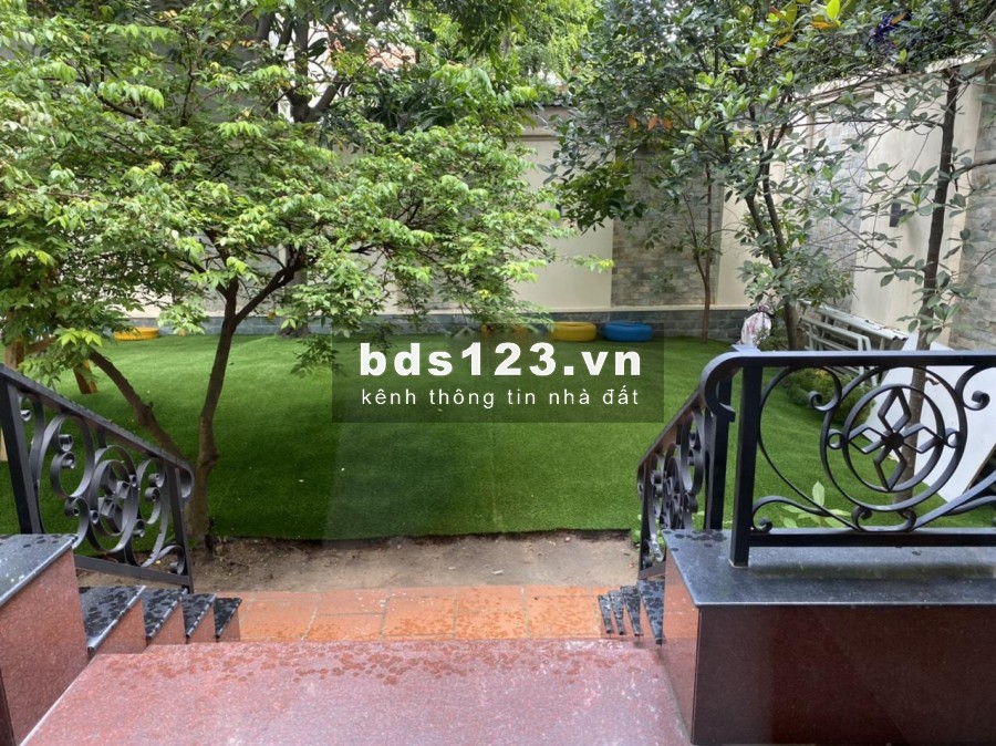 Cho thuê Biệt thự sân vườn 900m2 Làm trường học đường 44 Thảo điền Quận 2 MS:461
