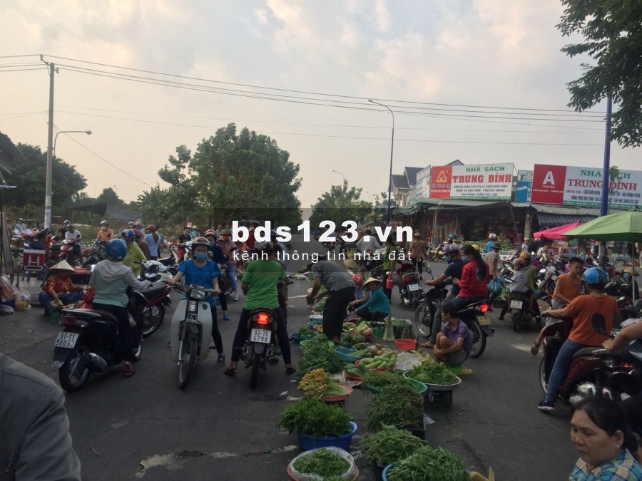 Vỡ nợ cần bán nhà trọ 16 phòng 2 kiot cho thuê tháng 20tr.