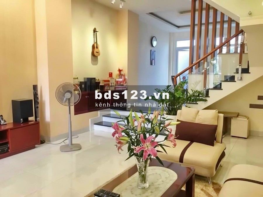 Bán nhà Full nội thất MT đường 20m KDC Ven Sông Tân Phong Q.7