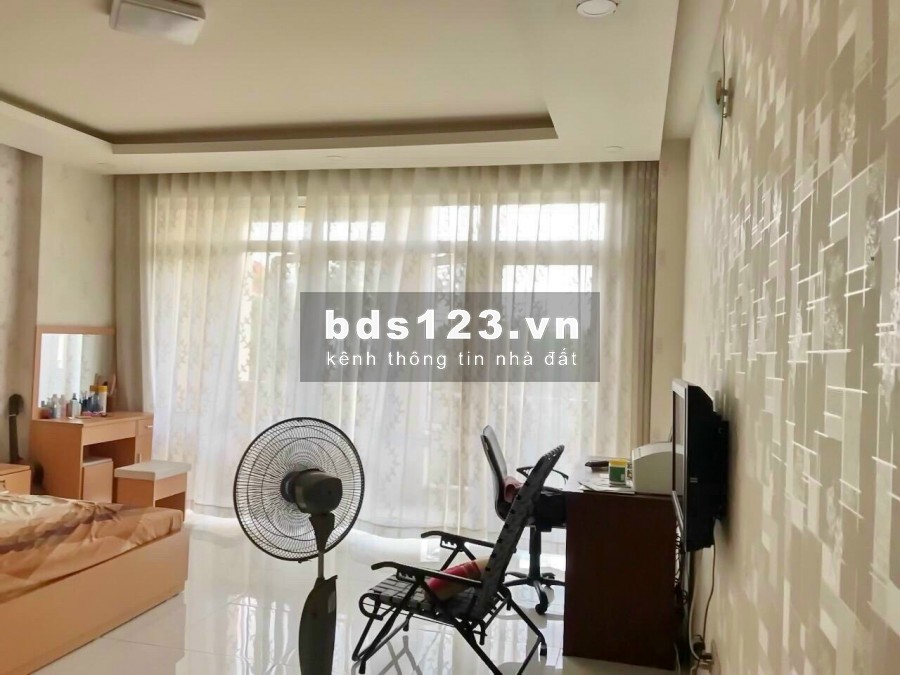 Bán nhà Full nội thất MT đường 20m KDC Ven Sông Tân Phong Q.7