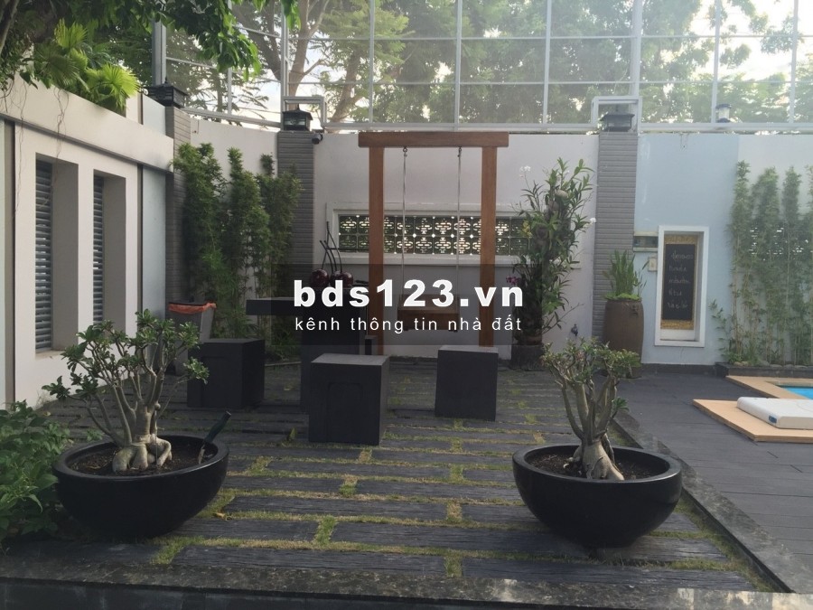 Cho thuê Villa Hồ bơi sân vườn Thiết kế hiện đại 1200m2 Nguyễn Văn Hưởng Thảo điền Quận 2 MS:878