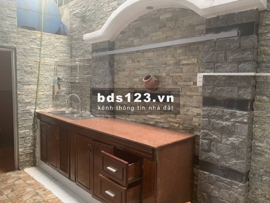 Cho thuê căn hộ dịch vụ, DT 60m2, 2PN,1PK,có ban công, full nội thất,gần Cv Quang Trung, Q.12
