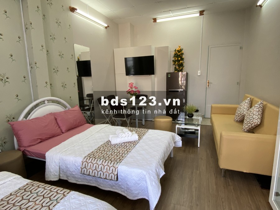 Tìm bạn nữ ở ghép Căn hộ trên tầng 3 của tòa nhà : phòng ngủ 45m2 có ban công view mặt trước của tòa nhà đang cần thêm một bạn nữ ở ghép,