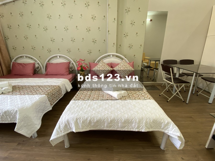 Tìm bạn nữ ở ghép Căn hộ trên tầng 3 của tòa nhà : phòng ngủ 45m2 có ban công view mặt trước của tòa nhà đang cần thêm một bạn nữ ở ghép,