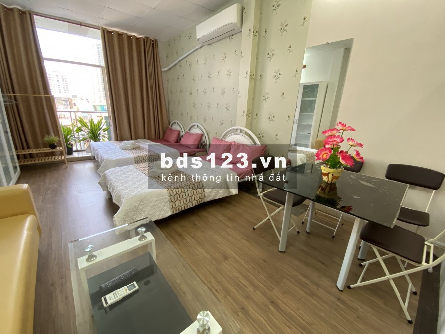 Tìm bạn nữ ở ghép Căn hộ trên tầng 3 của tòa nhà : phòng ngủ 45m2 có ban công view mặt trước của tòa nhà đang cần thêm một bạn nữ ở ghép,