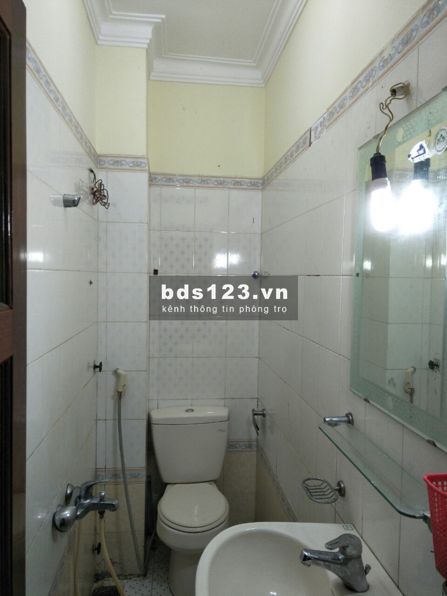 Cho thuê phòng sạch sẽ, có ban công, đủ tiện nghi thoáng mát, 20m2 giá chỉ 3,9tr/tháng đường Bạch Đằng