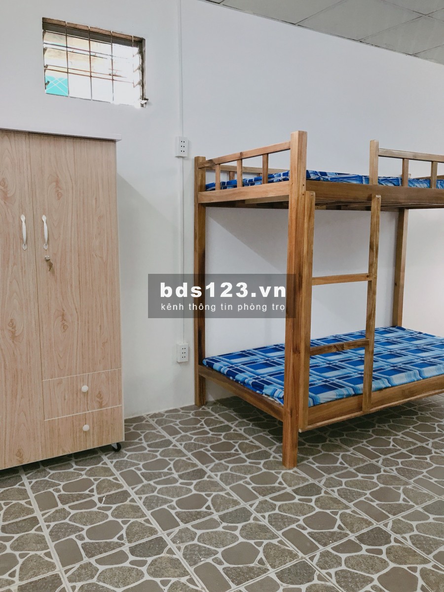 KTX giờ giấc tự do, thoáng mát, giá 1tr/tháng, đường Hoàng Diệu giao Trương Quốc Dung