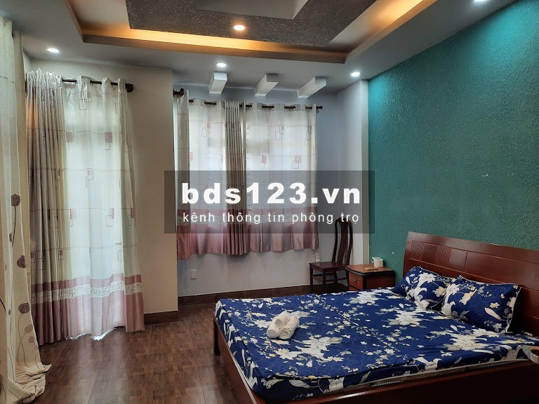 Phòng cho thuê Quận 4 gần các tòa nhà văn phòng và các trường đại học.
