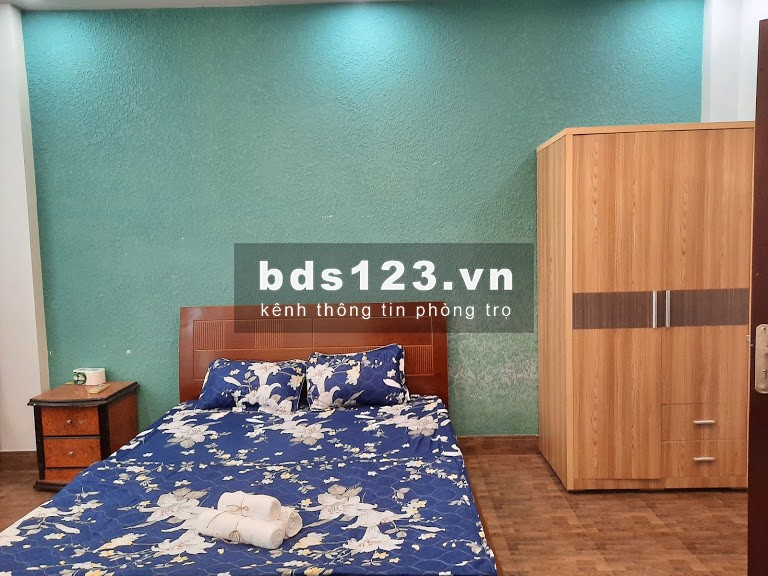 Phòng cho thuê Quận 4 gần các tòa nhà văn phòng và các trường đại học.