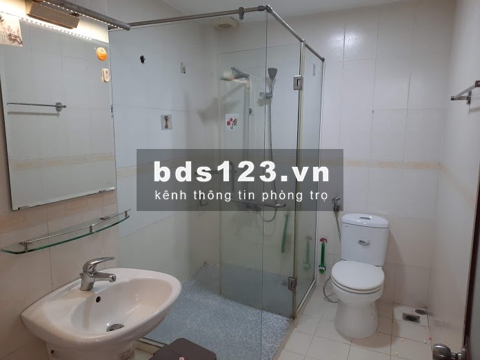 Phòng cho thuê Quận 4 gần các tòa nhà văn phòng và các trường đại học.