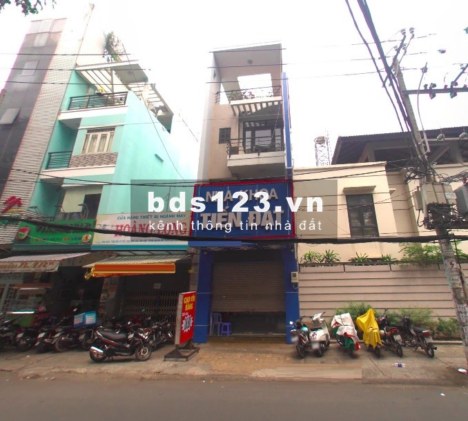 Mặt Tiền Đường Lý Chiêu Hoàng. DT: 4 X 23.5 _ Vị trí đẹp kd