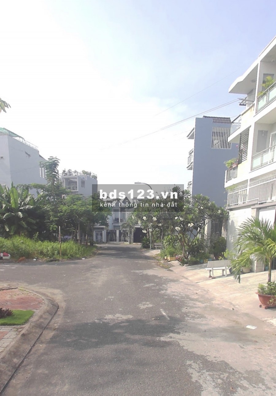 Bán gấp lô đất Q2, MT Trần Não, DT 100m2, giá: 1.7 tỷ, có sổ hồng. LH 0904518609 Minh