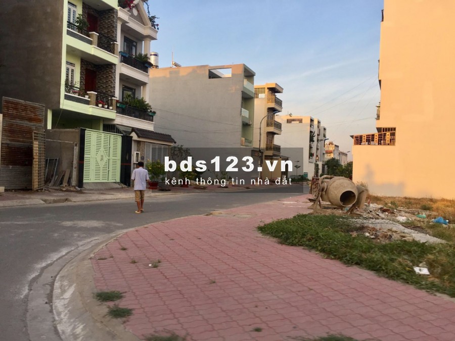 Sang gấp nền đất ngay 537 Nguyễn Oanh, p17, quận Gò Vấp, Giá 2.ty/100m2. SHR