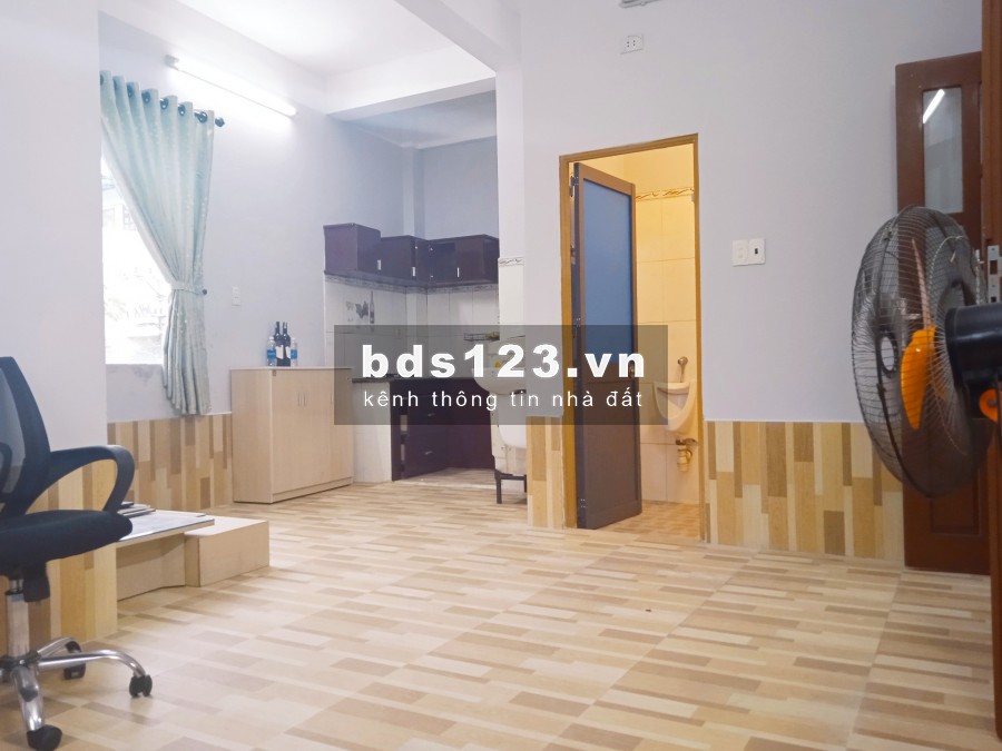 Cho thuê 60m2 tầng 2 giá cực rẻ tại Trưng Nữ Vương, Hải Châu, Đà Nẵng