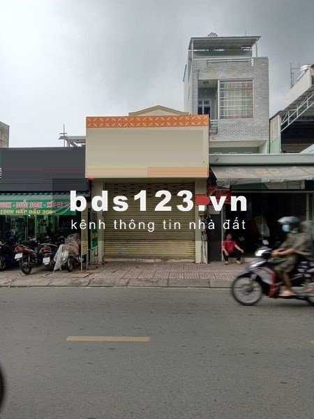 Mặt Bằng Đường Nguyễn Sơn. DT: 4 x 10 _ suốt KD