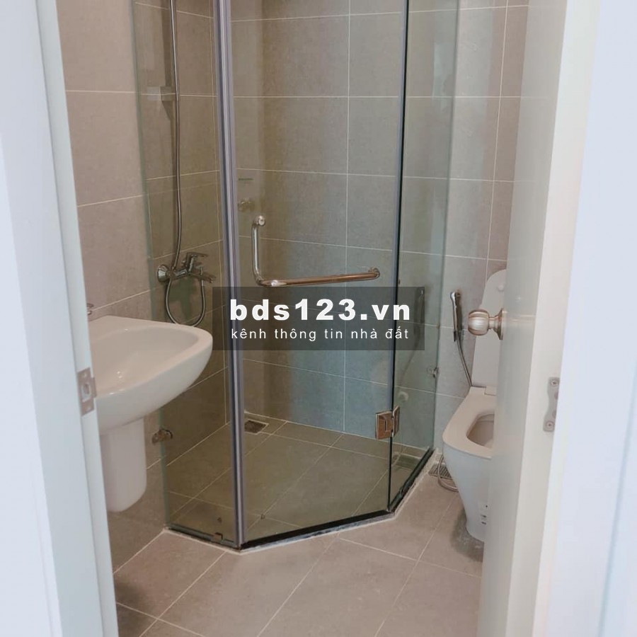 Cho thuê căn hộ Terra Royal 2PN/1WC nội thất cơ bản (rèm, máy lạnh, bếp) 14 Triệu Tel 0942.811.343 Tony đi xem ngay