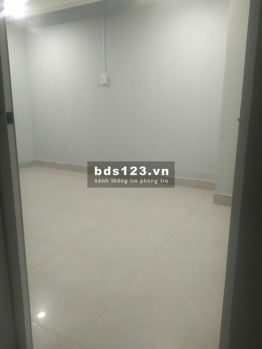 Phòng trọ sạch sẽ mặt tiền Trần Xuân Soạn Q7