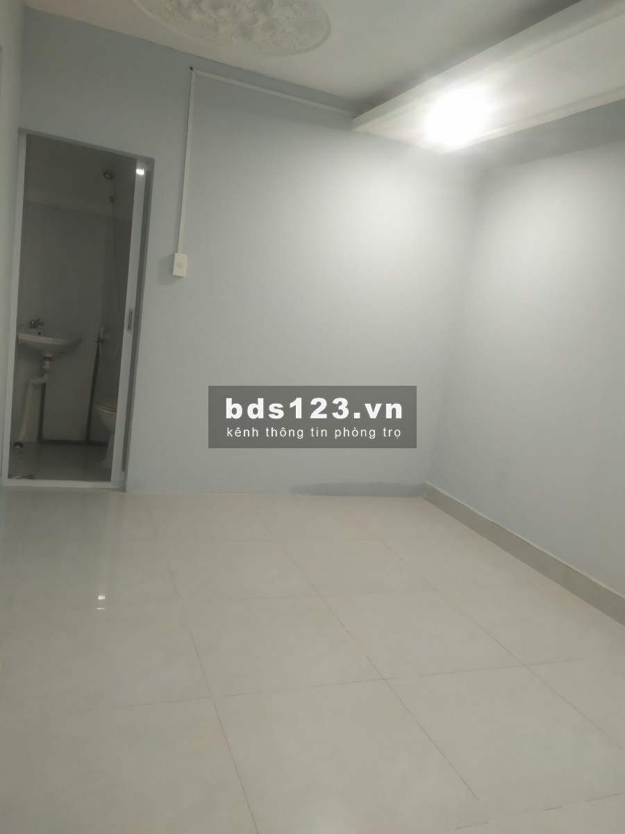 Phòng trọ sạch sẽ mặt tiền Trần Xuân Soạn Q7