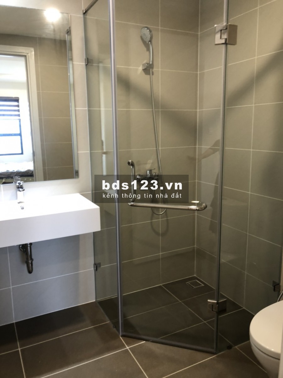 Cho thuê chung cư CC KOSMO Tây Hồ 80m2 2PN 2WC Full đồ vào ở luôn.L/H : 0963146006