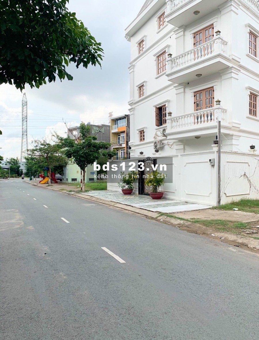 TÔI CHÍNH CHỦ CẦN BÁN 99m2 ĐẤT THỔ CƯ TRÊN MẶT TIỀN ĐƯỜNG TÊN LỬA .Q BÌNH TÂN .TPHCM GIÁ BÁN 32 TRIỆU/m2