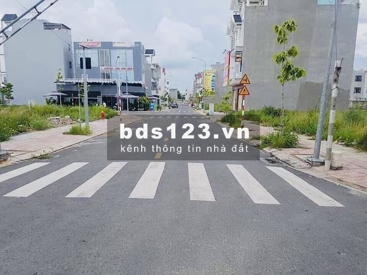 TÔI CHÍNH CHỦ CẦN BÁN 99m2 ĐẤT THỔ CƯ TRÊN MẶT TIỀN ĐƯỜNG TÊN LỬA .Q BÌNH TÂN .TPHCM GIÁ BÁN 32 TRIỆU/m2