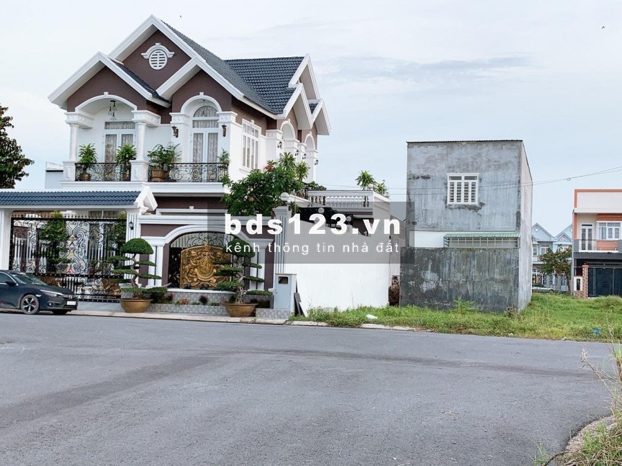 TÔI CHÍNH CHỦ CẦN BÁN 99m2 ĐẤT THỔ CƯ TRÊN MẶT TIỀN ĐƯỜNG TÊN LỬA .Q BÌNH TÂN .TPHCM GIÁ BÁN 32 TRIỆU/m2