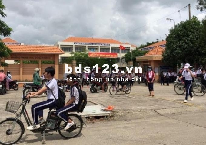 Mở nhà xưởng ở Q2 nên bán gấp lô đất 360m2 ( 12x30 ) m đất mặt tiền chợ Bình Dương, sổ hồng, thổ cư 100%